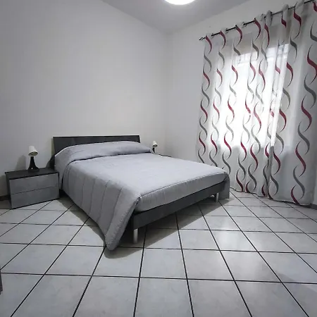 Il Ciclamino, A Due Passi Dalla Reggia E Dallo Stadio *