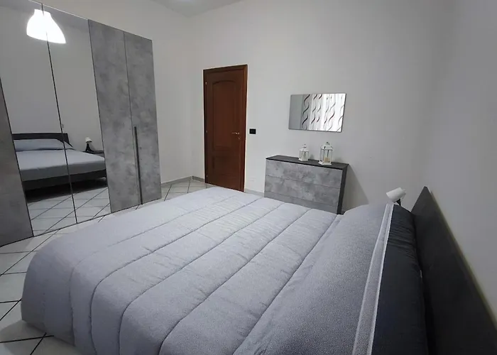 Apartment Il Ciclamino, A Due Passi Dalla Reggia E Dallo Stadio