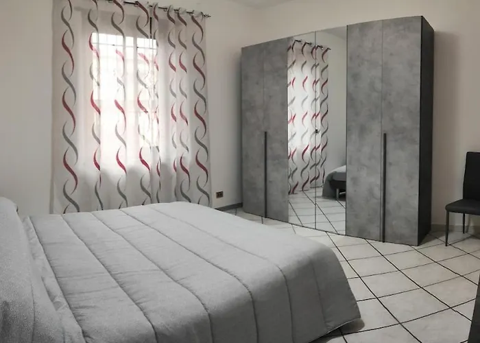 Il Ciclamino, A Due Passi Dalla Reggia E Dallo Stadio Apartment